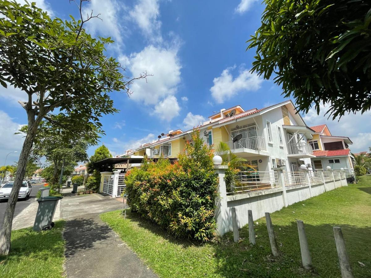 Hotel 3R D'Latania Senawang Seremban Esterno foto